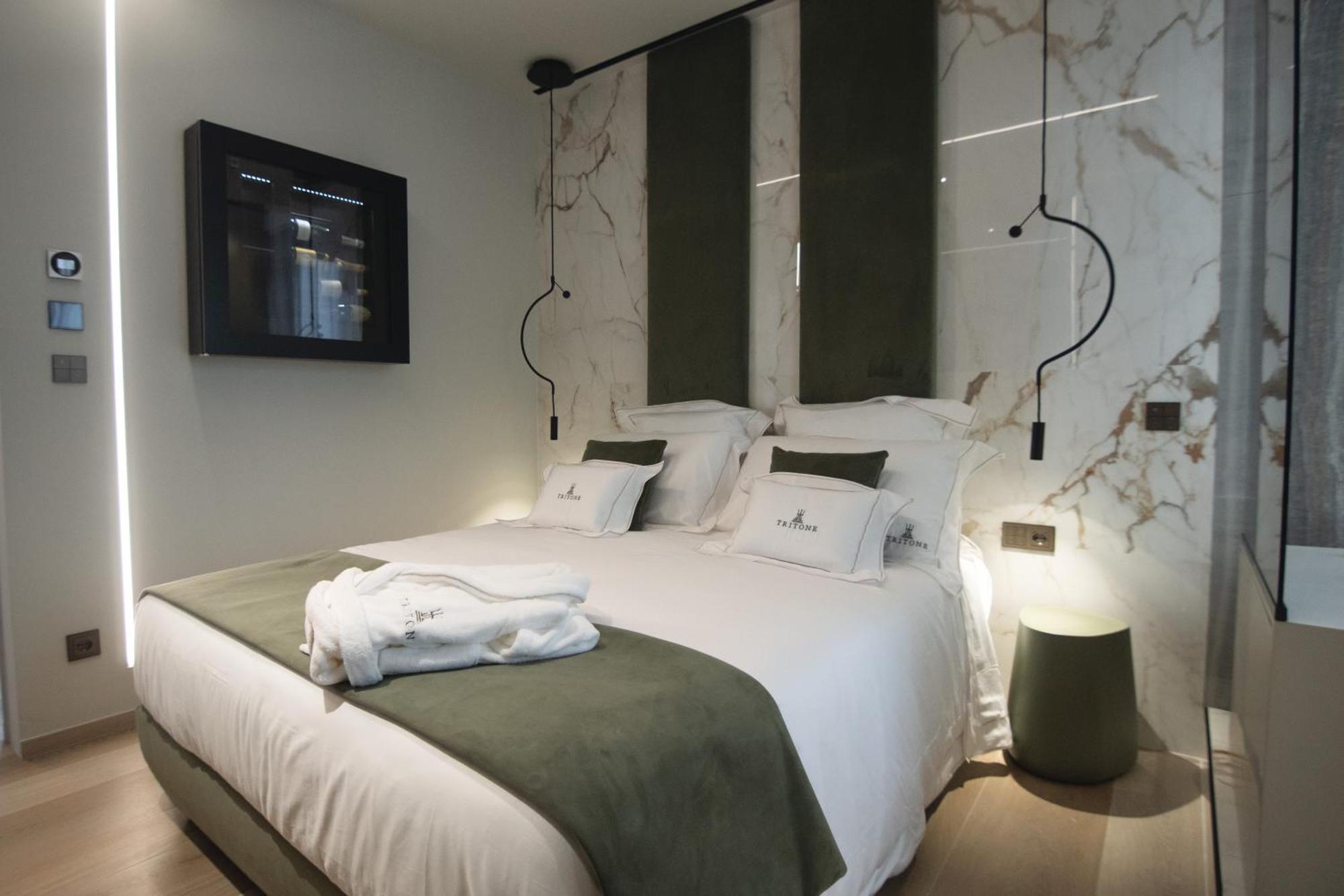 Tritone Luxury Suites Fontana Di Trevi Roma Ngoại thất bức ảnh