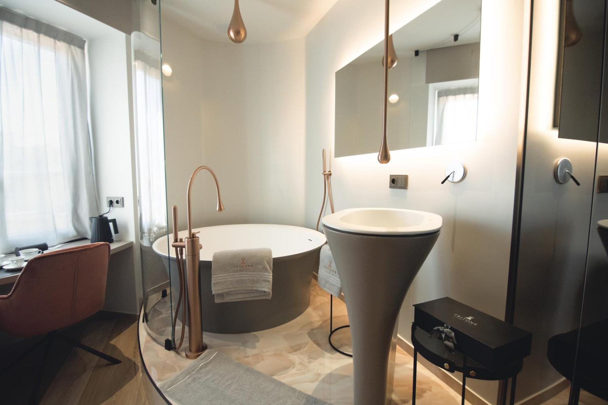 Tritone Luxury Suites Fontana Di Trevi Roma Ngoại thất bức ảnh
